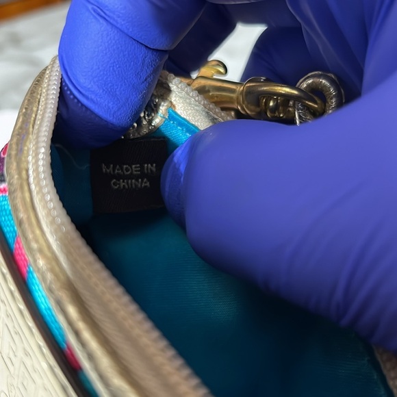 COACH GRAFFITI POPPY WRISTLET/CLUTCH IN GUC - Picture 13 of 13